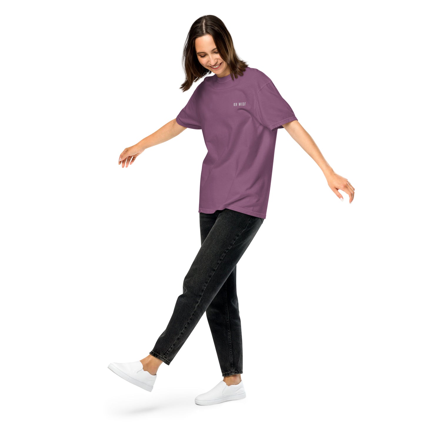 textilgefärbtes Unisex-T-Shirt, vorne bestickt, hinten bedruckt